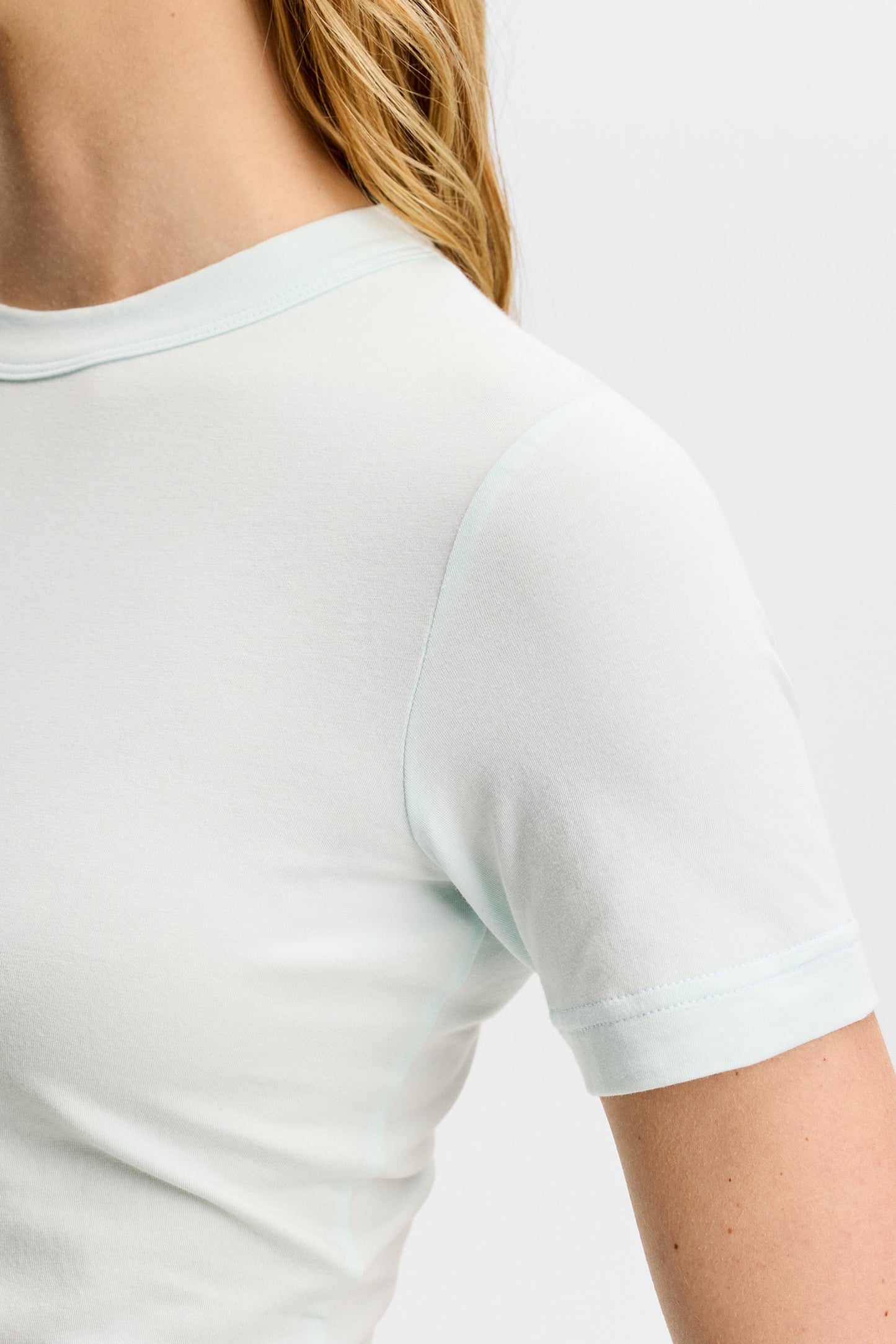 Addison T-shirt / Sky Light